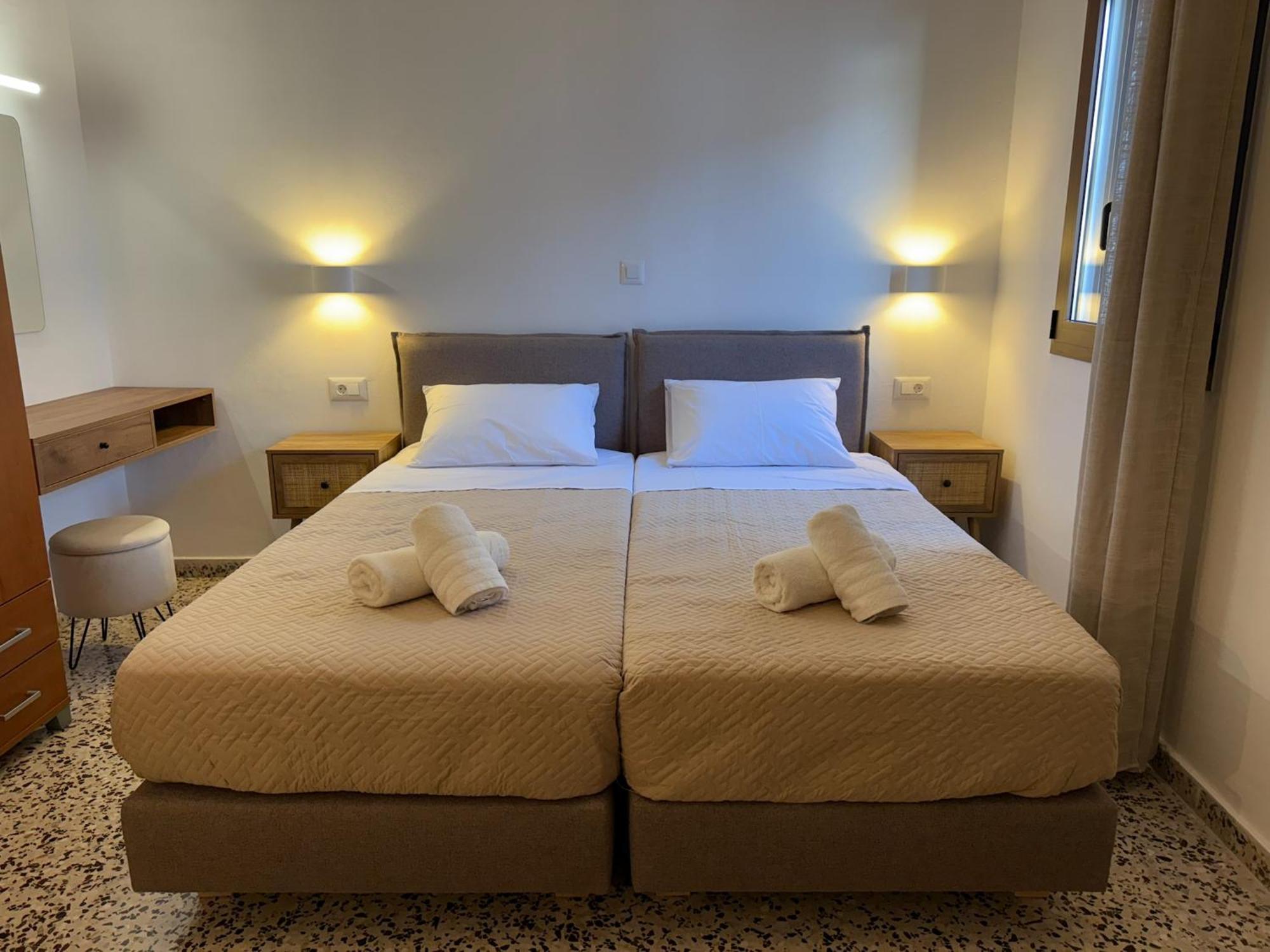 Sarris Studios & Apartments ลินดอส ภายนอก รูปภาพ
