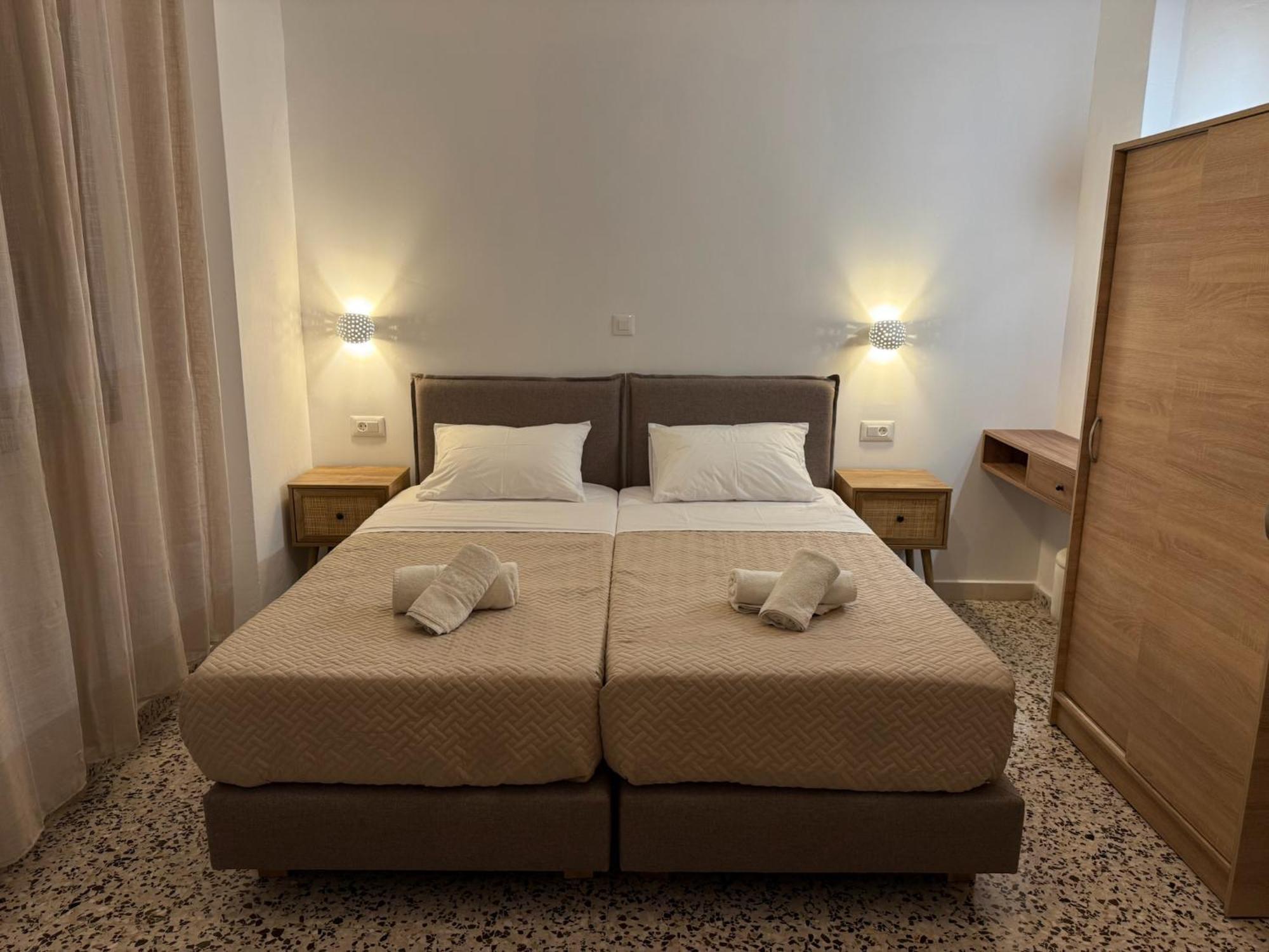 Sarris Studios & Apartments ลินดอส ภายนอก รูปภาพ